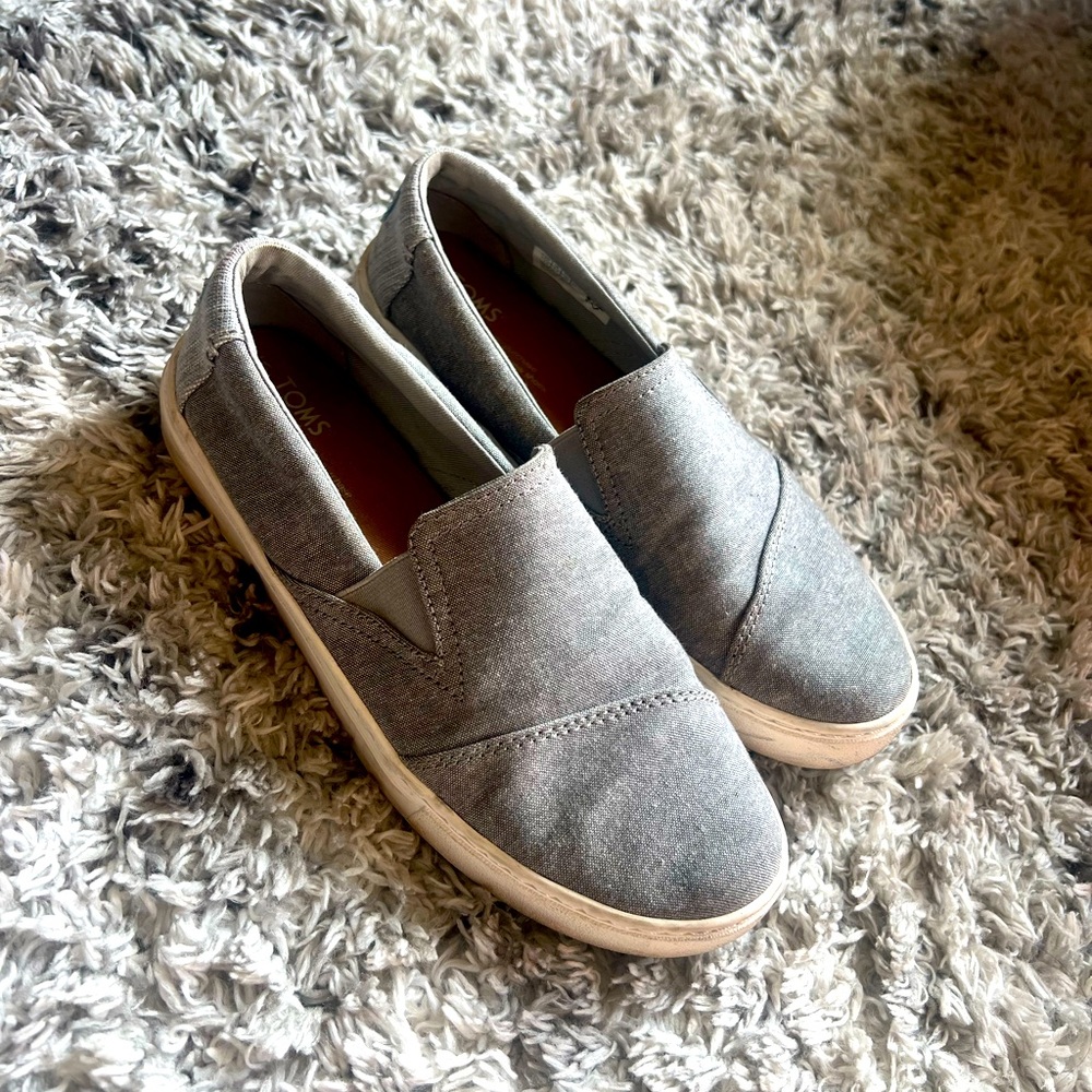 TOMS shoes
